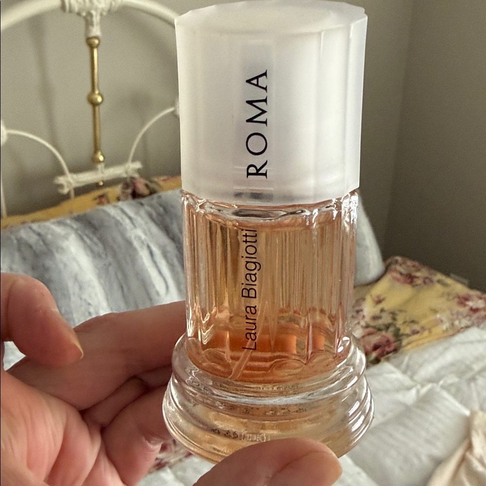 Laura Biagiotti Roma Fragrance - Picture 2 of 3